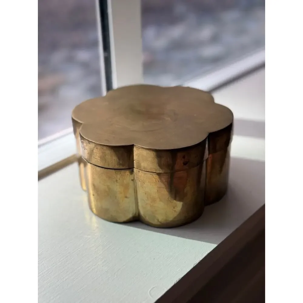 VTG 1950s MCM Brass Flower shaped Decorative Trinket Box Vintage Solid Brass